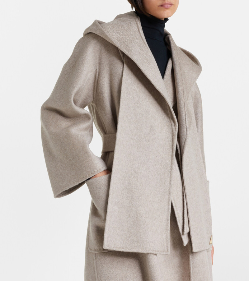 Max Mara Hooded cashmere scarf outlook