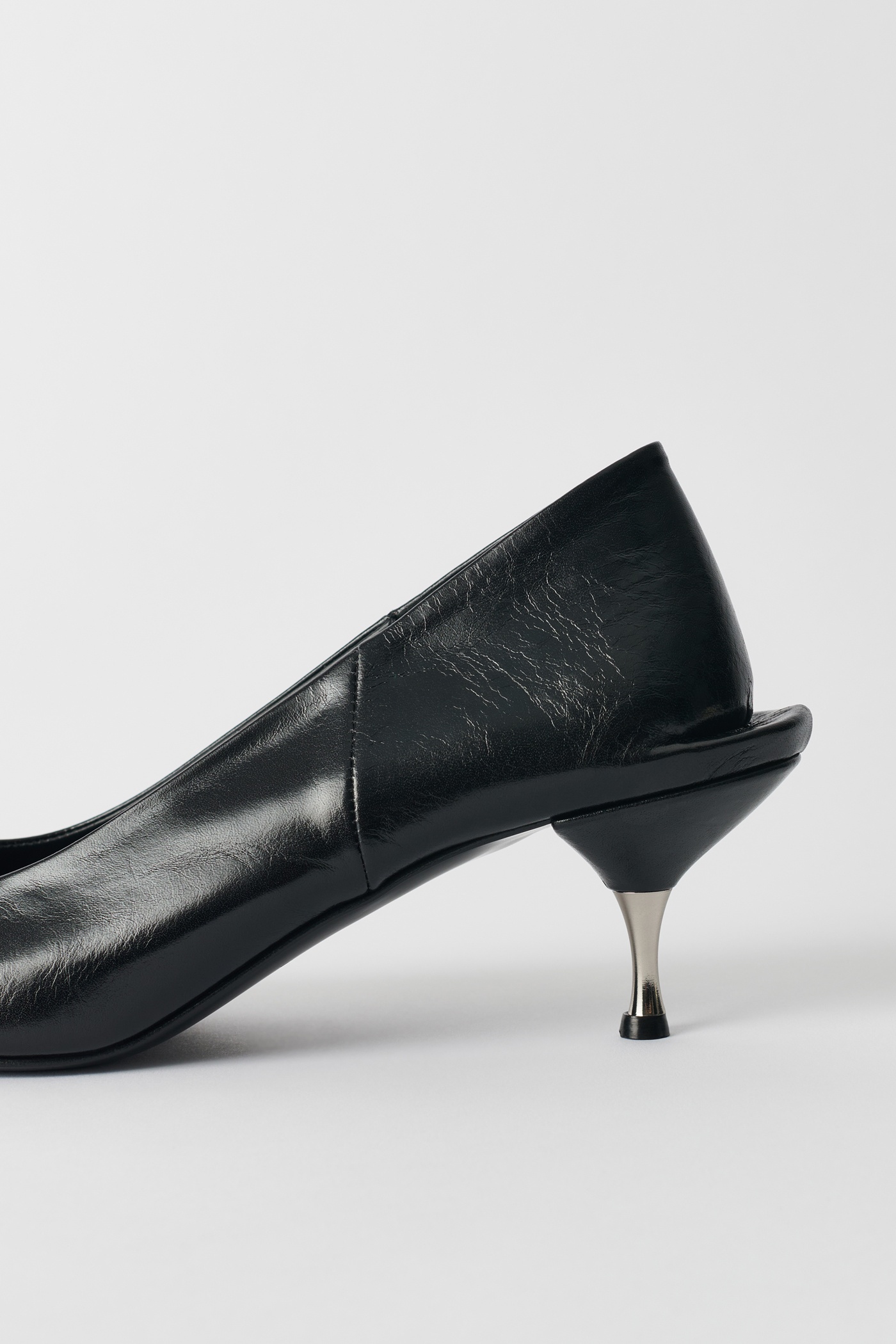 Declined Heel True Dye Black Leather - 3