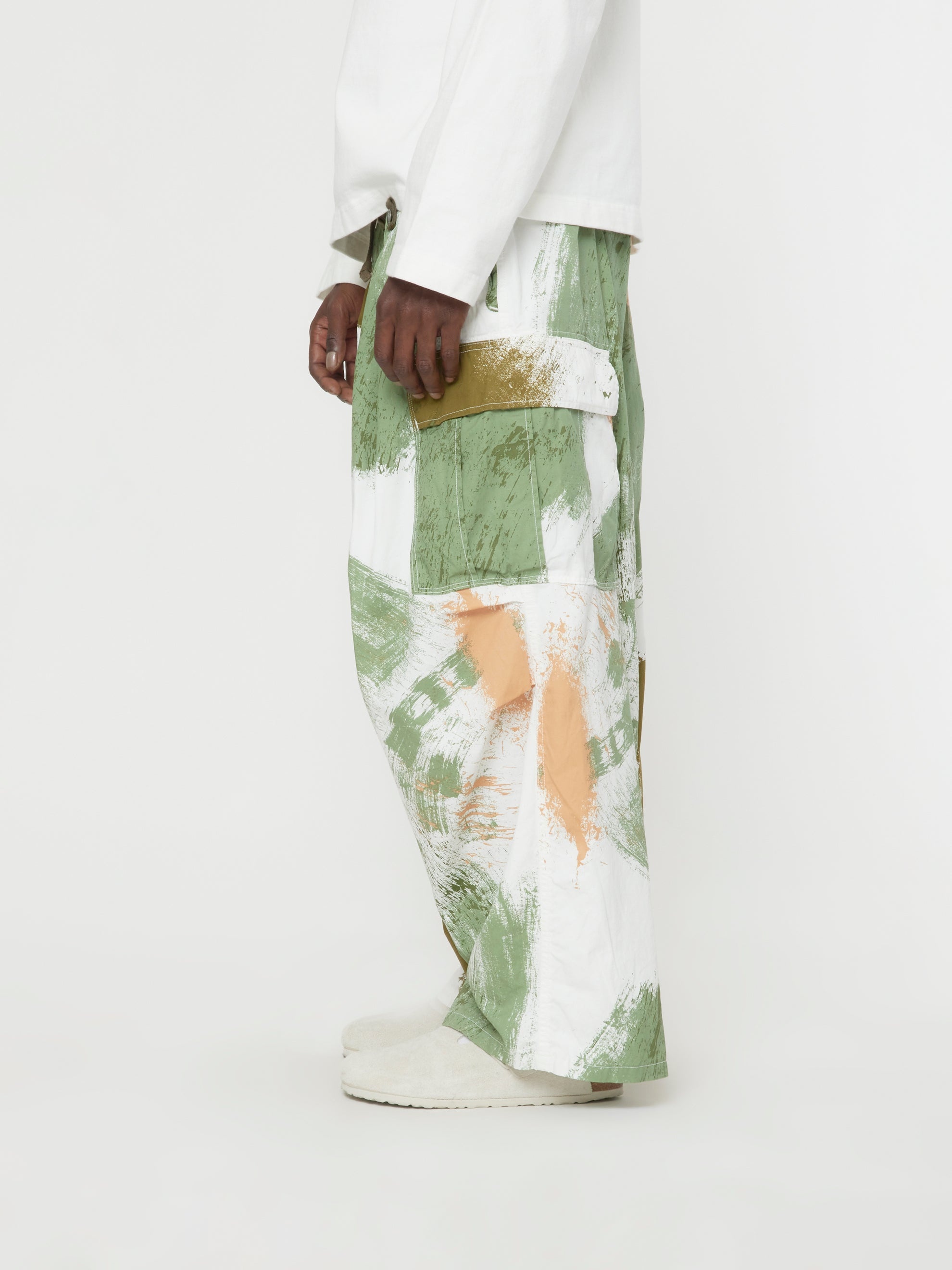 COMBED BURBERRY BRUSH-CAMO JUMBO CARGO PANTS - 4