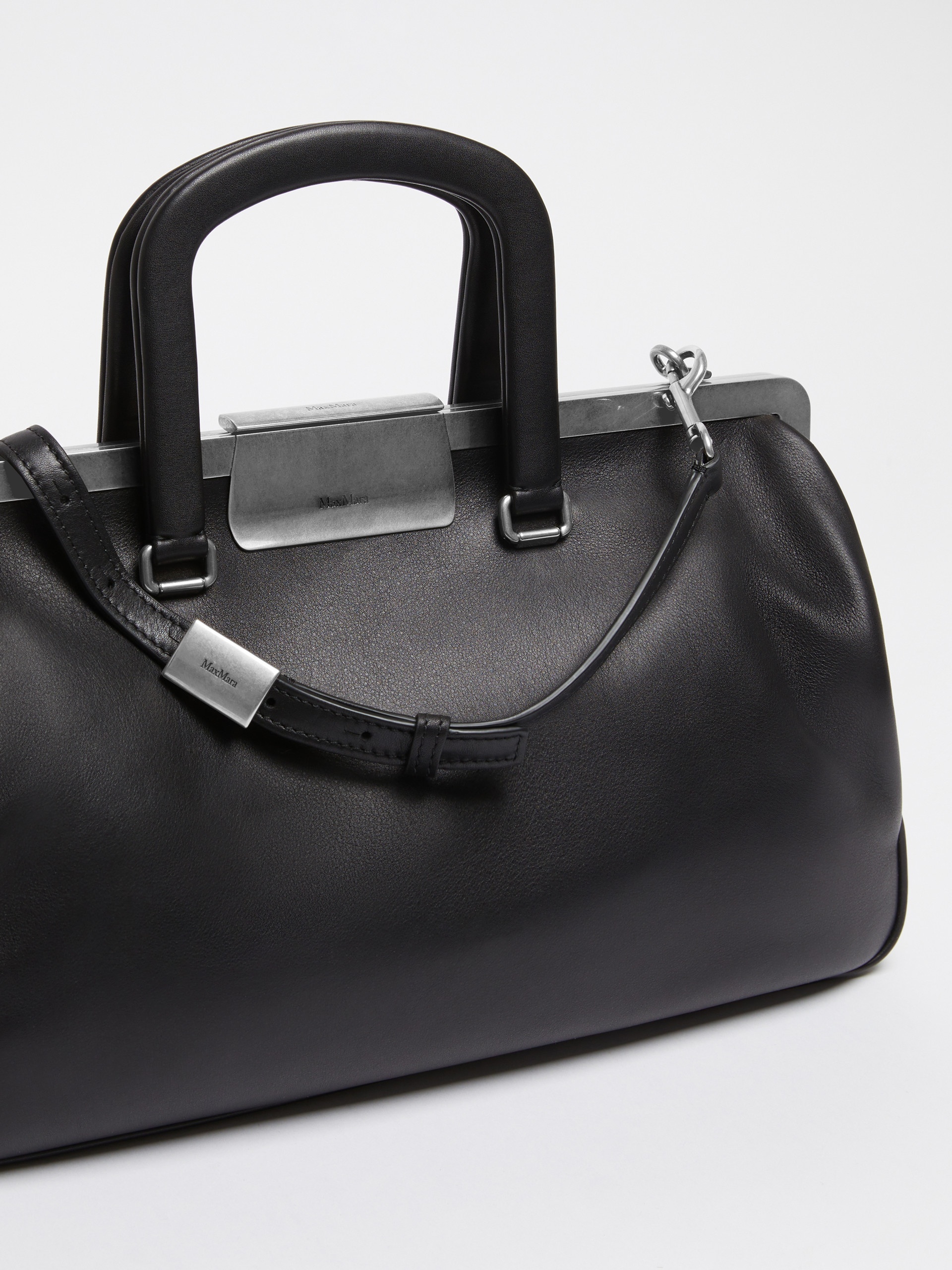 MAXMARACLASPM Leather handbag, medium - 4