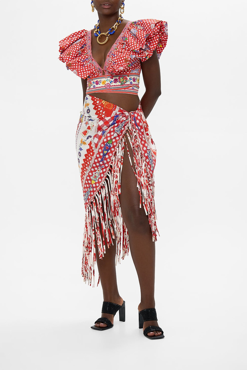 TRIANGLE SCARF WITH TASSELS 1