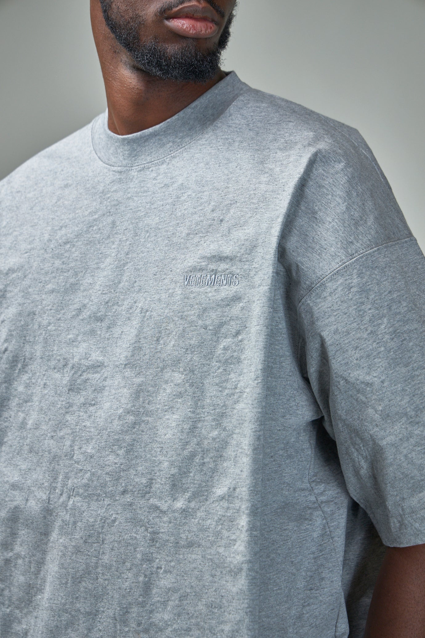 Metalized Wrinkled Logo Embroidered T-Shirt - 4