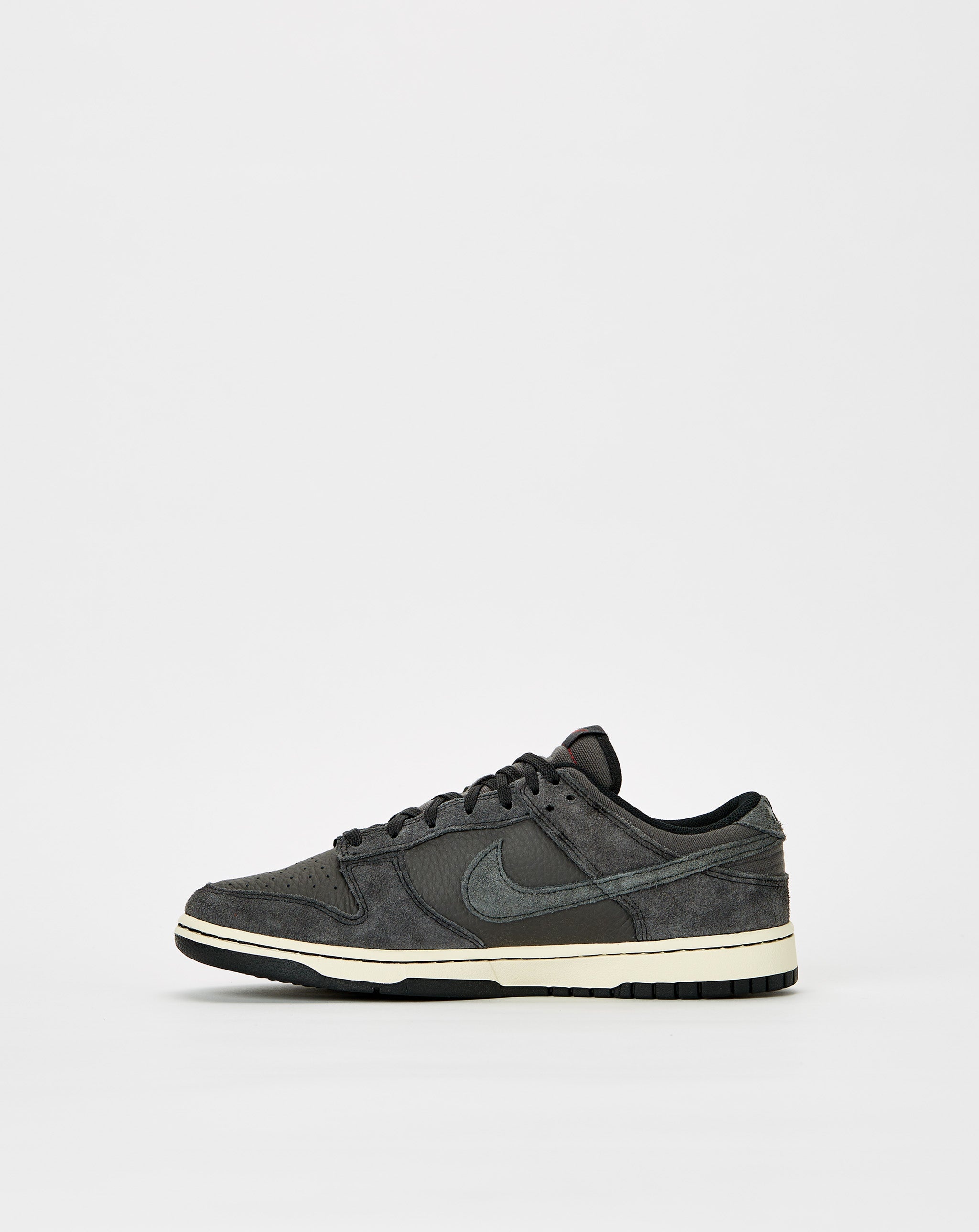 Dunk Low Retro Premium - 4