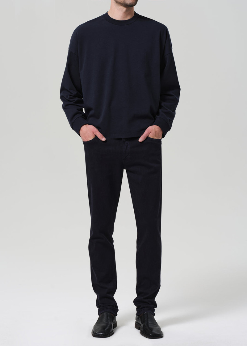 Citizens of Humanity Adler Slim Soft Weft
In True Navy outlook