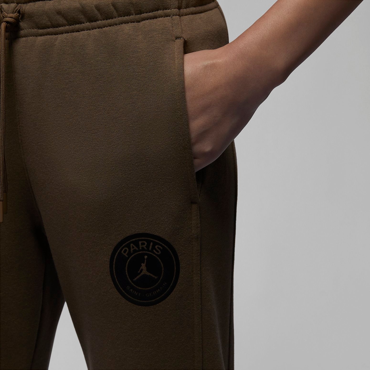 (WMNS) Air Jordan x Paris Saint-Germain Sweatpants 'Palomino' FD6998-274 - 4