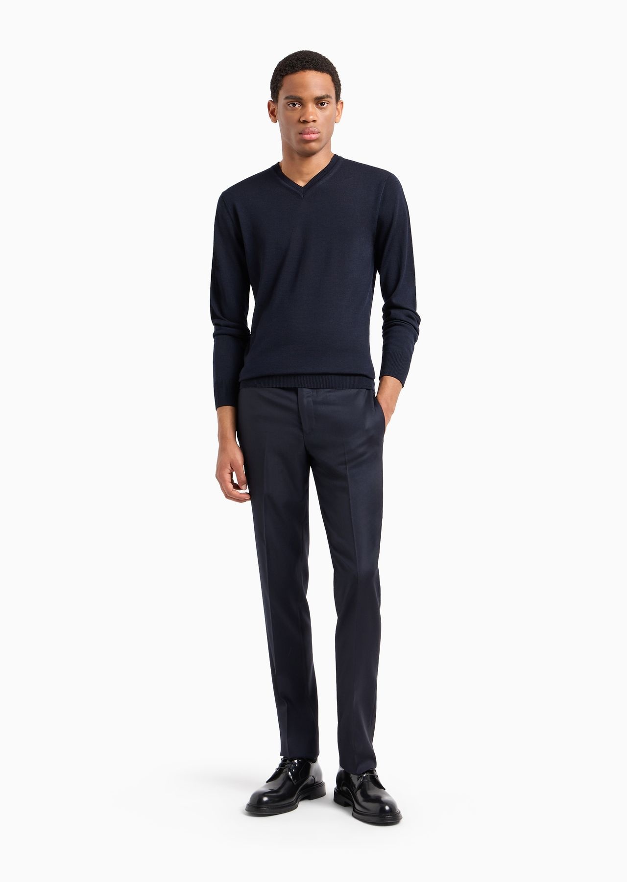 Pure virgin wool V-neck jumper - 6
