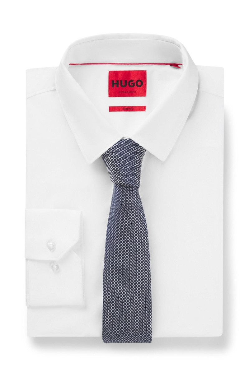 SILK TIE WITH SUBTLE JACQUARD PATTERN 3
