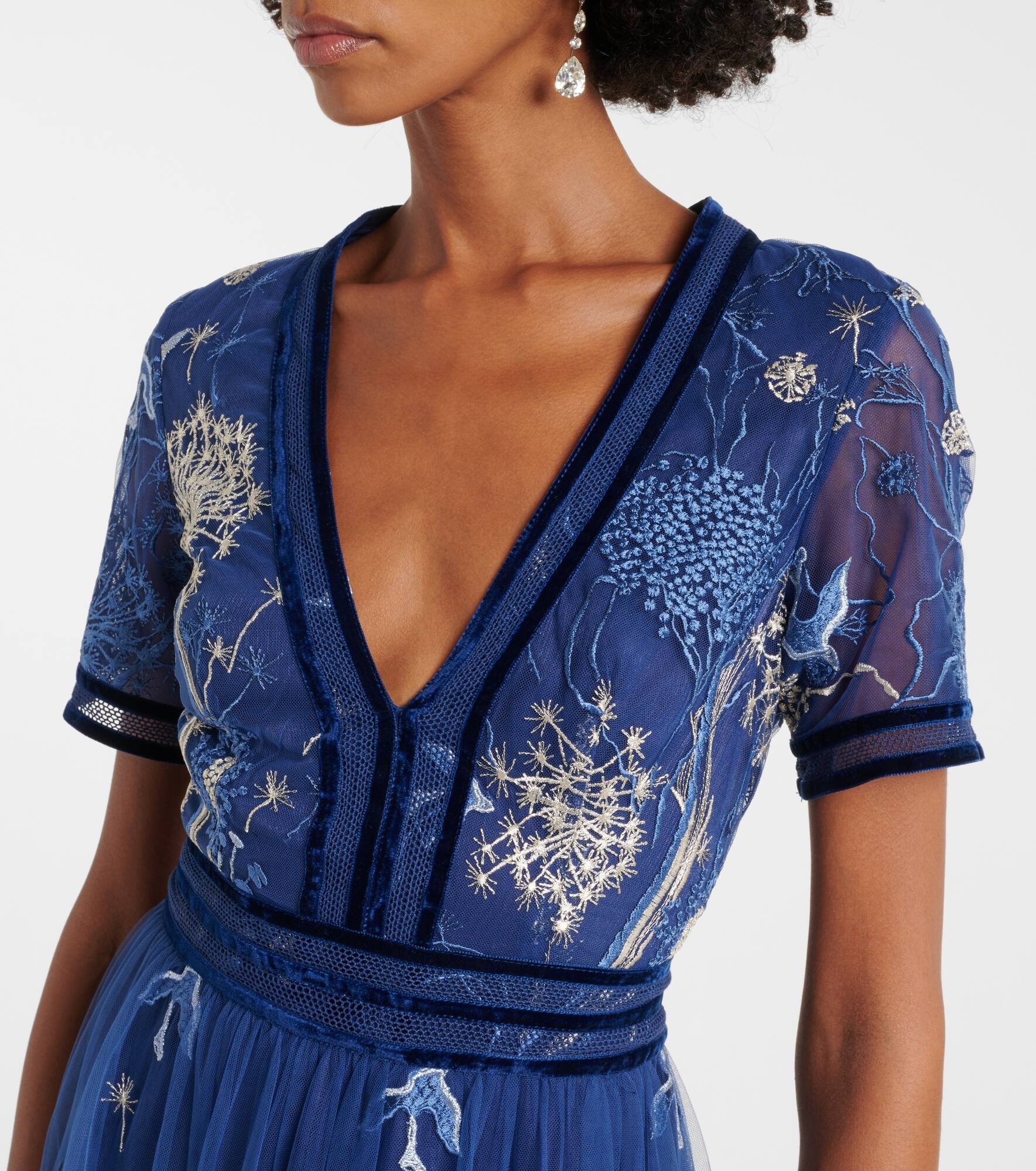 Floral embroidered gown - 4