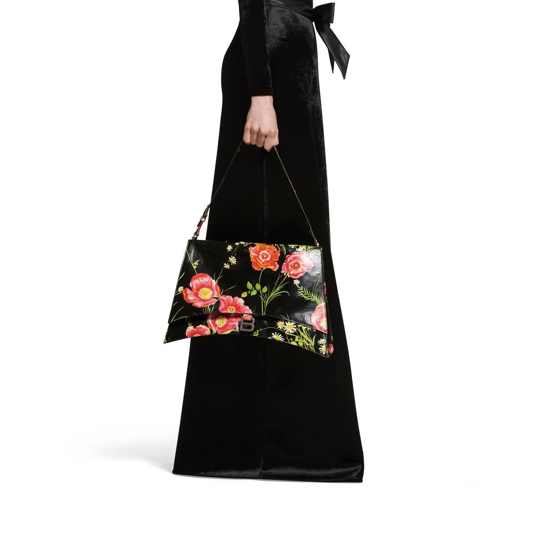 Women's Crush Large Sling Bag With Poppy Print in Black - 2
