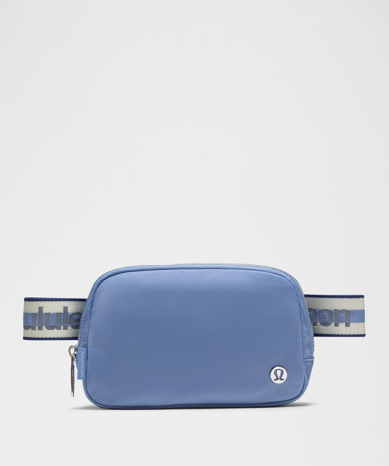 Everywhere Belt Bag 1L *Striped Wordmark 1