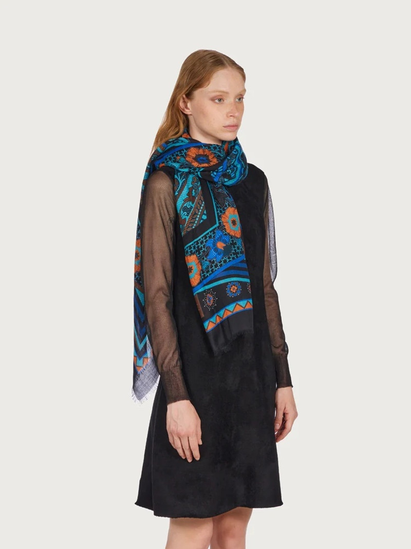 FERRAGAMO NIRVANA PRINT SILK SHAWL outlook