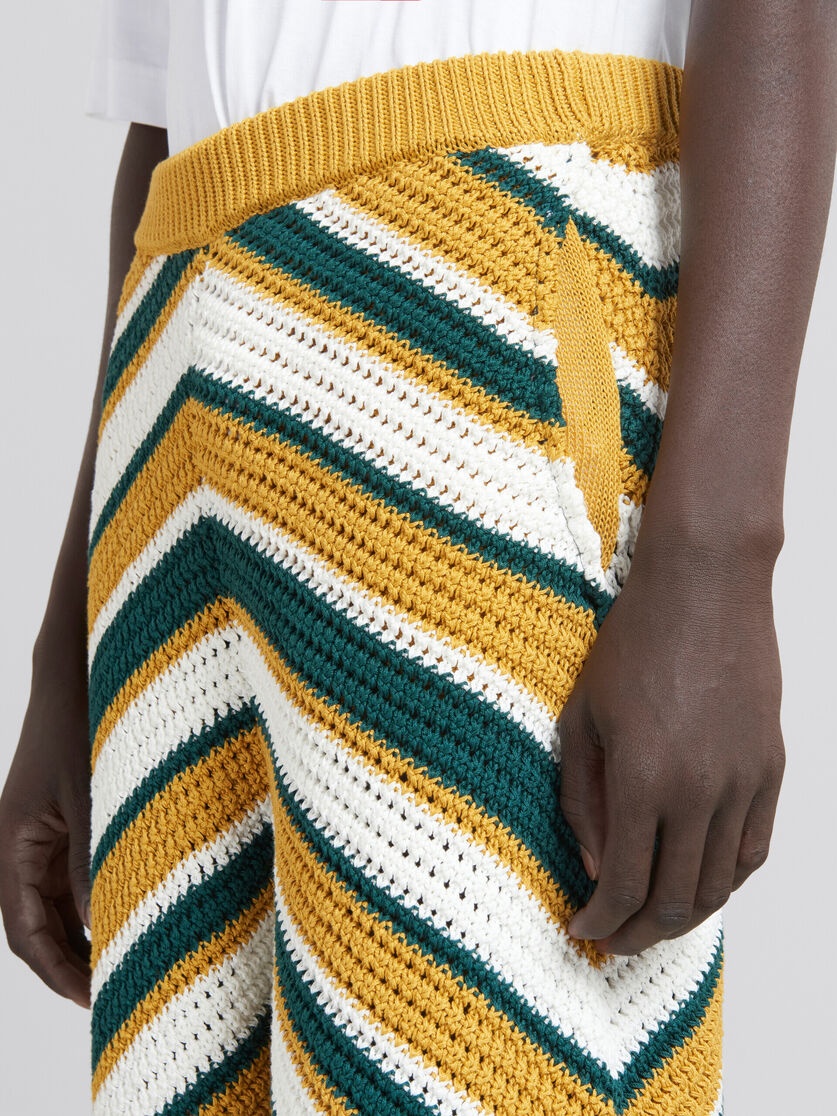 TEAL AND YELLOW CROCHET SHORTS WITH CHEVRON PATTERN - 4
