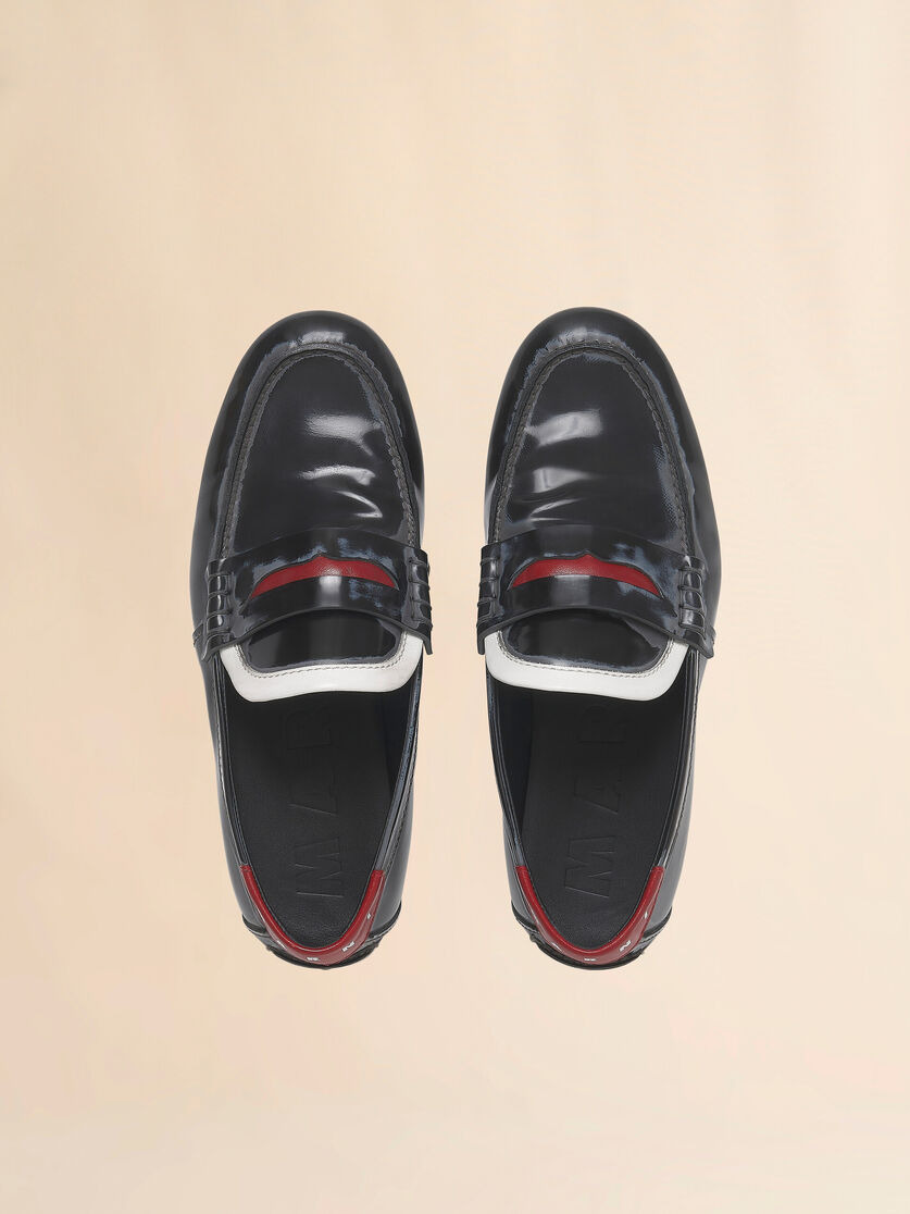 BLACK LEATHER MOCCASIN WITH LOGO TAB - 4