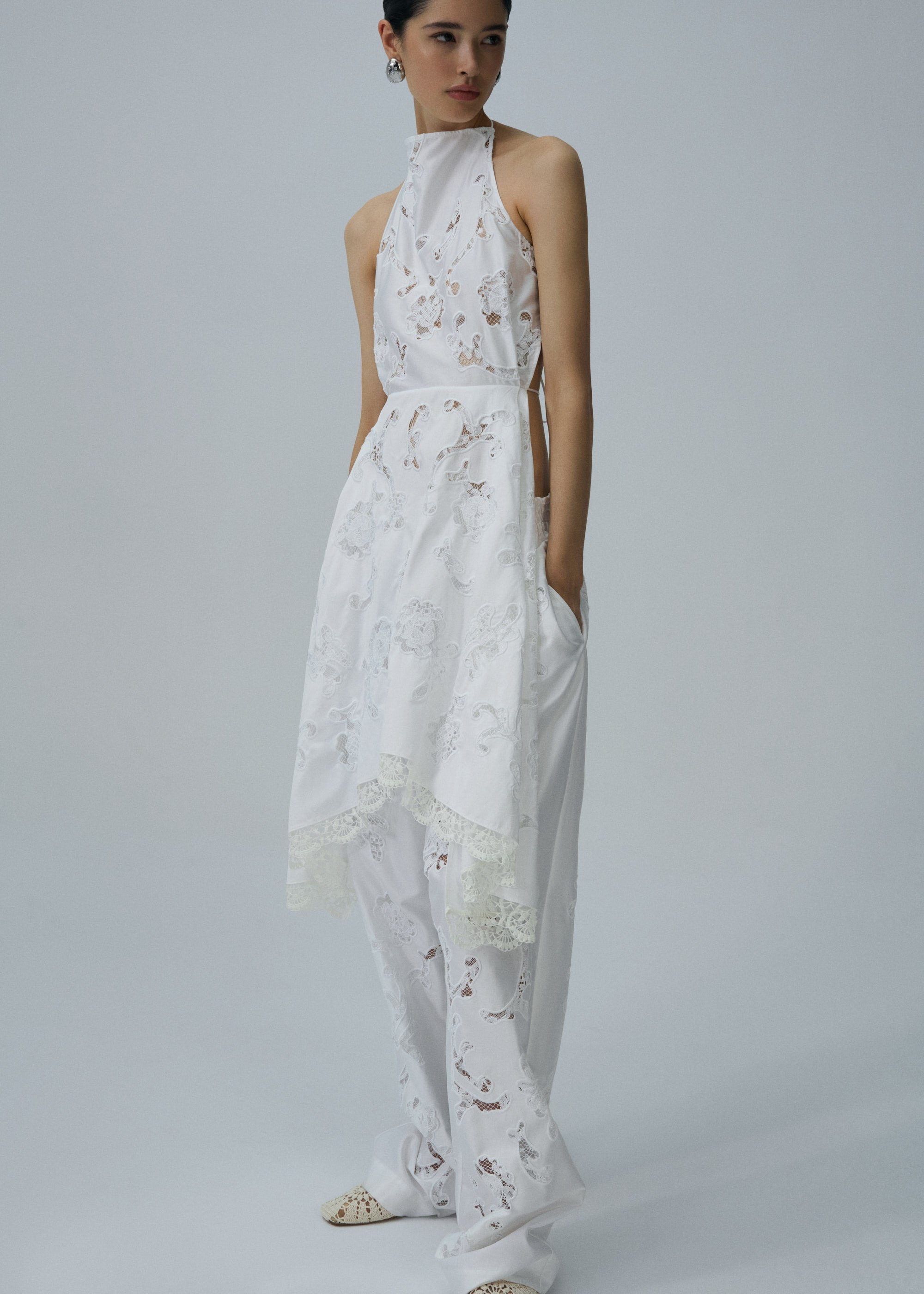 Lace poplin apron in white - 4
