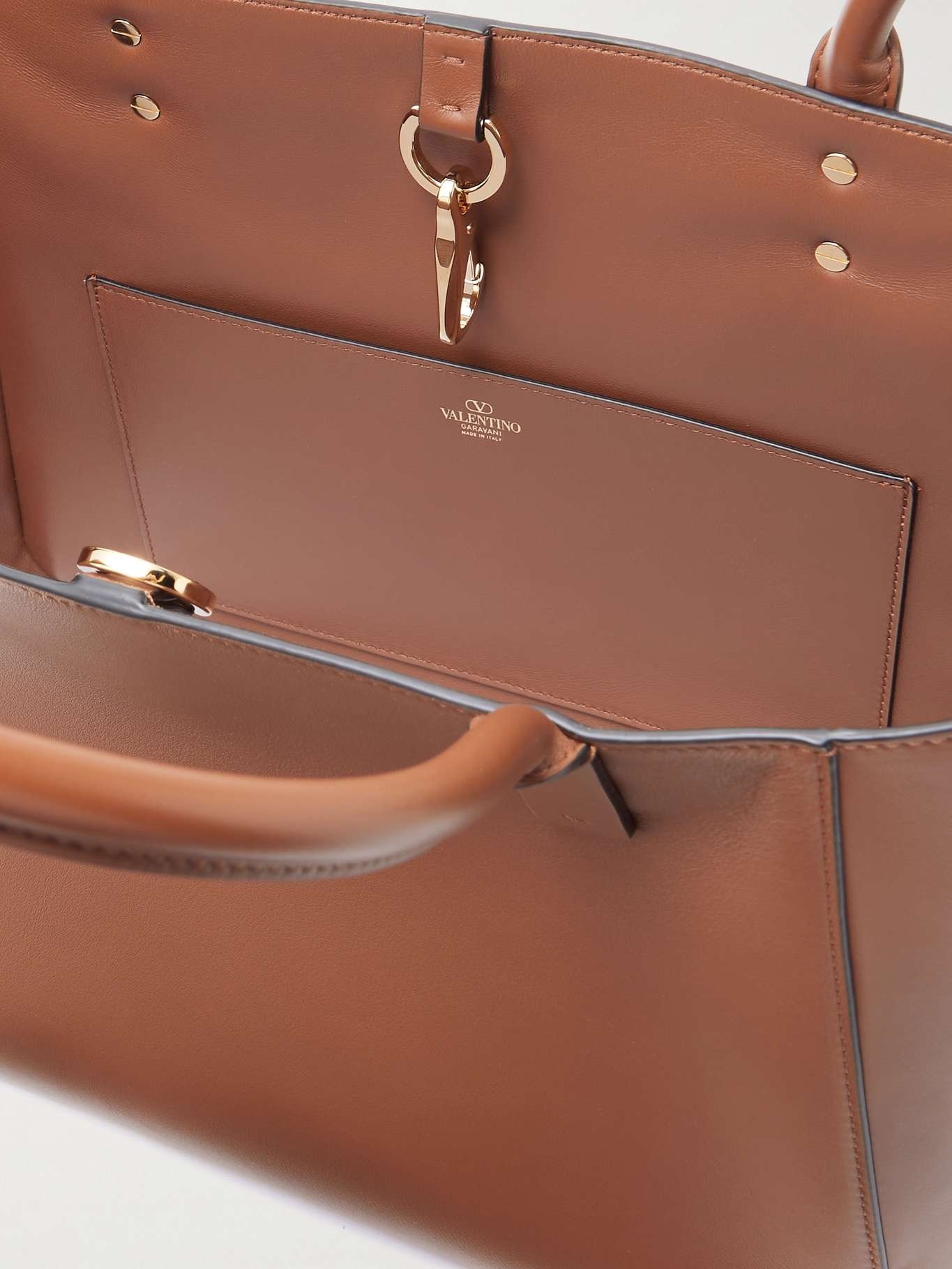 トートバッグ VALENTINO GARAVANI VLOGO SIDE SMOOTH LEATHER TOTE BAG Valentino Garavani VLogo Side Shopping Bag in Nappa Calfskin