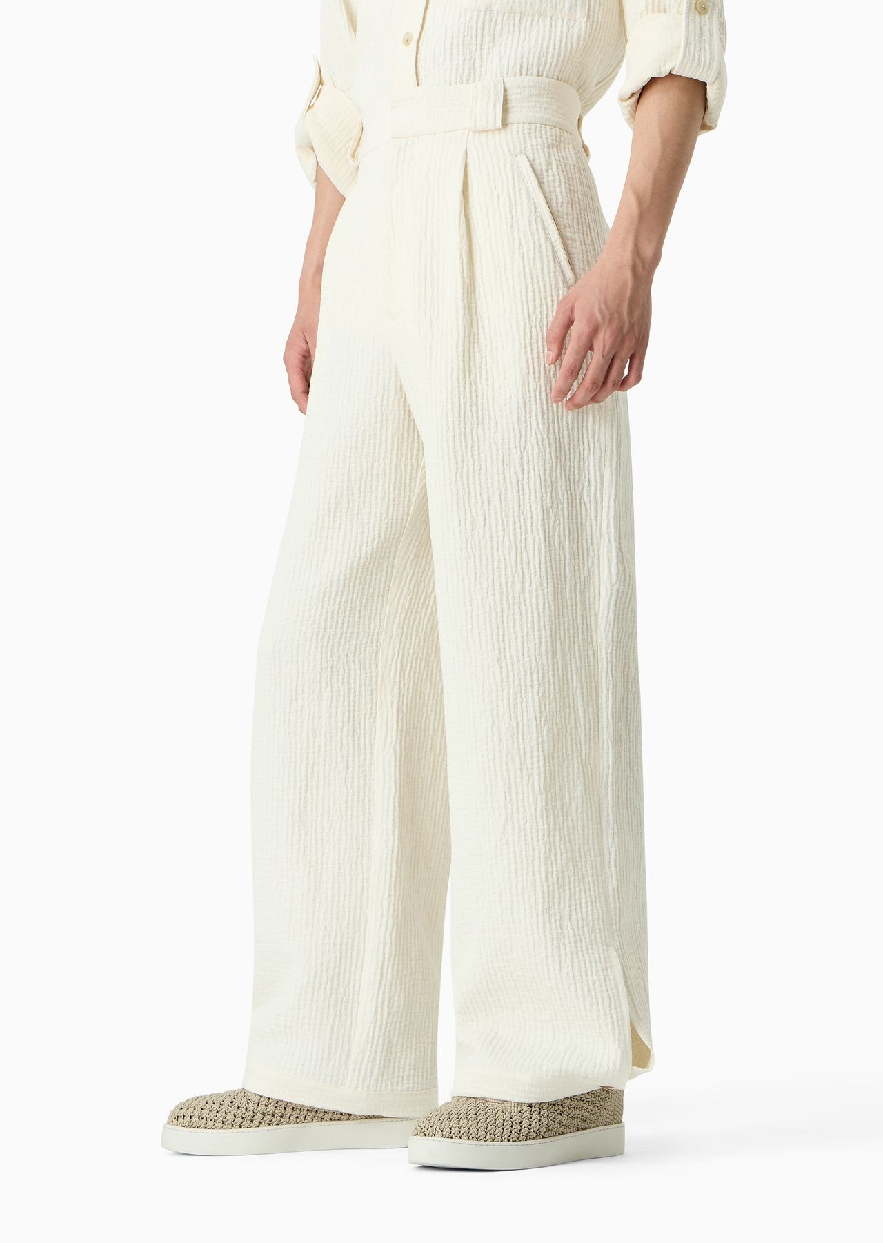 Trousers with slit in the hem in bark-effect linen blend - 2
