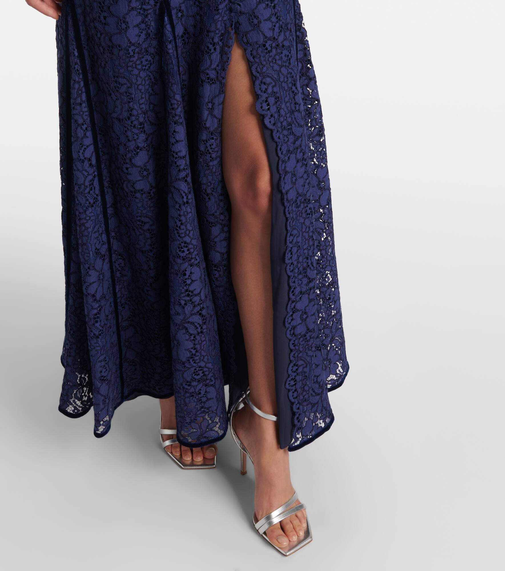 Lace gown - 5