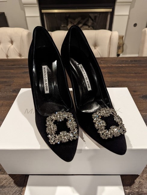 MANOLO BLAHNIK Black Hangisi 105 Embellished Velvet Pumps - 6