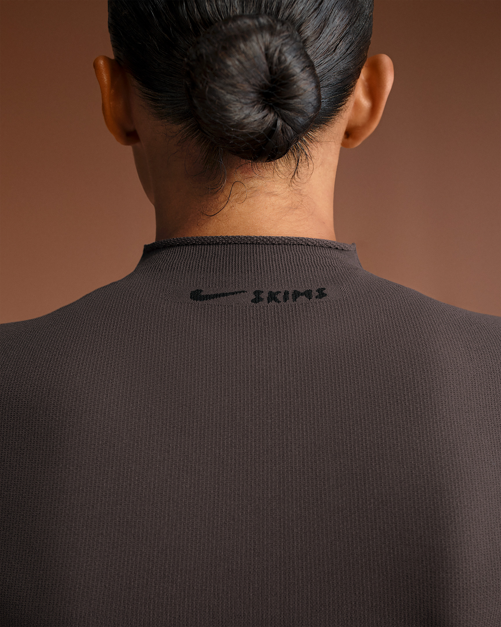 NikeSKIMS Vintage Seamless Women's Long-Sleeve Shrug - 6
