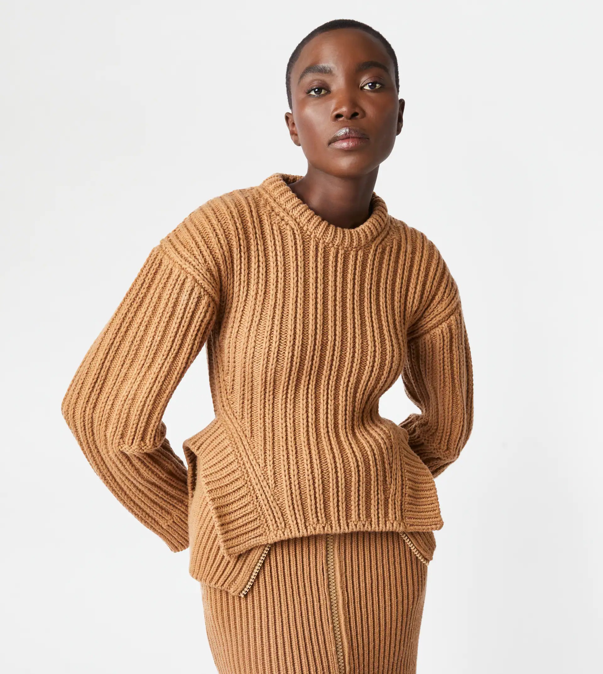 CASHMERE BLEND ROUND NECK JUMPER - BROWN - 7