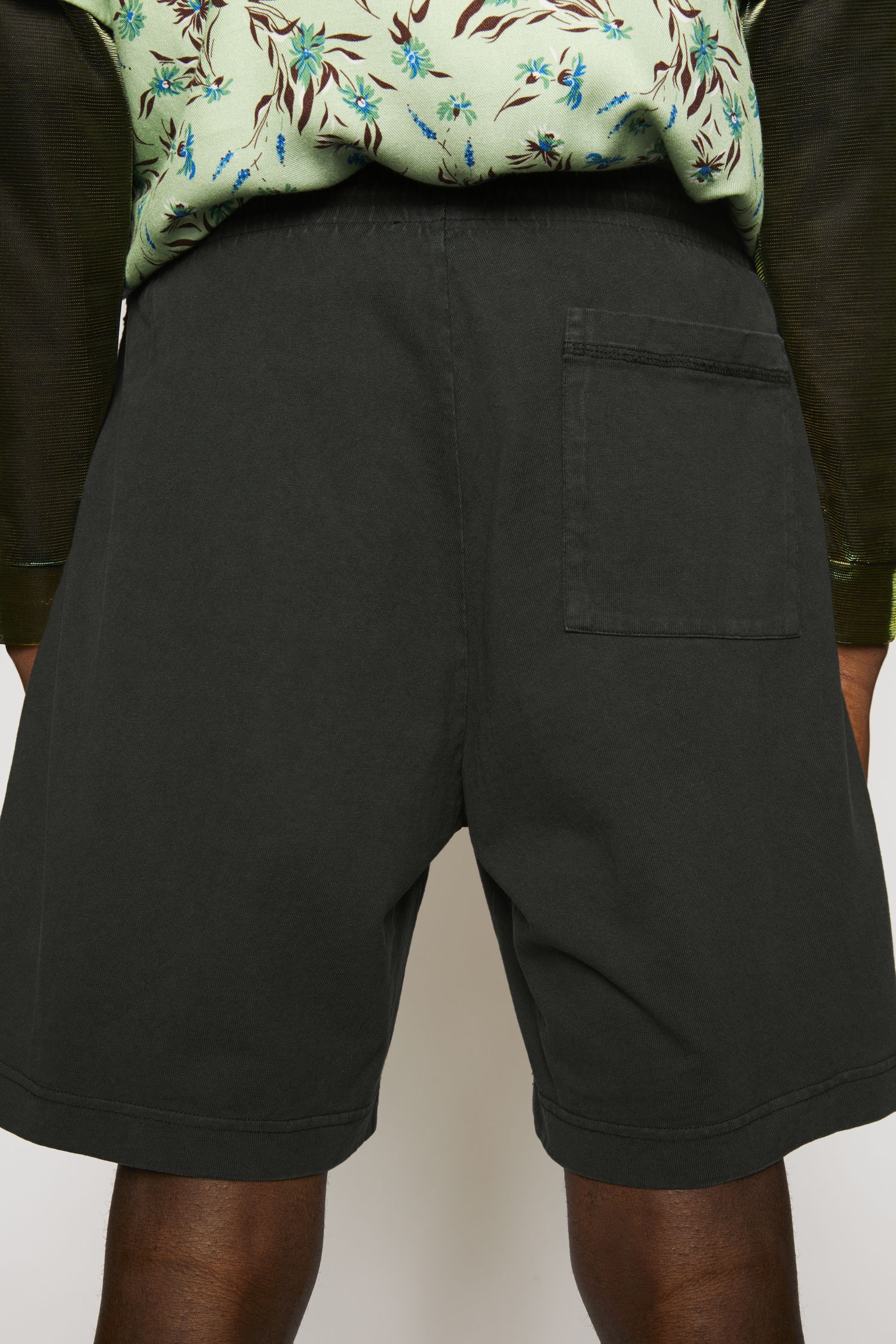 Reversed-logo shorts black - 6