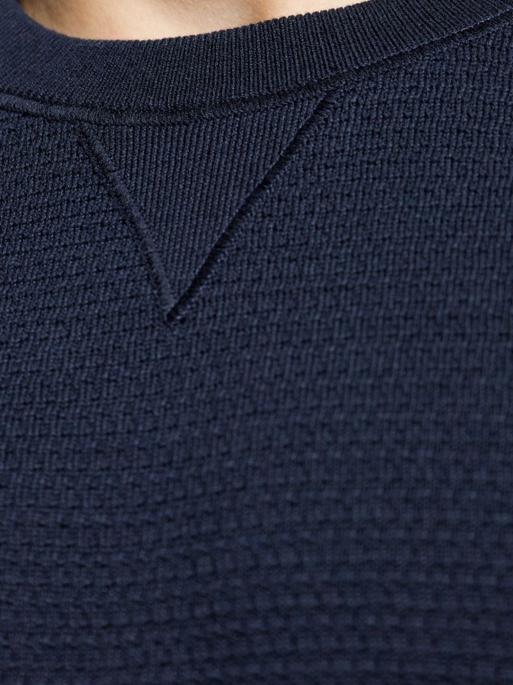 textured crew-neck jumper - 5