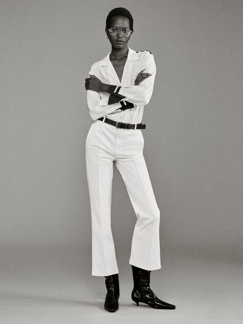 FRAME Cropped Kick Flare Trouser in Alabaster outlook