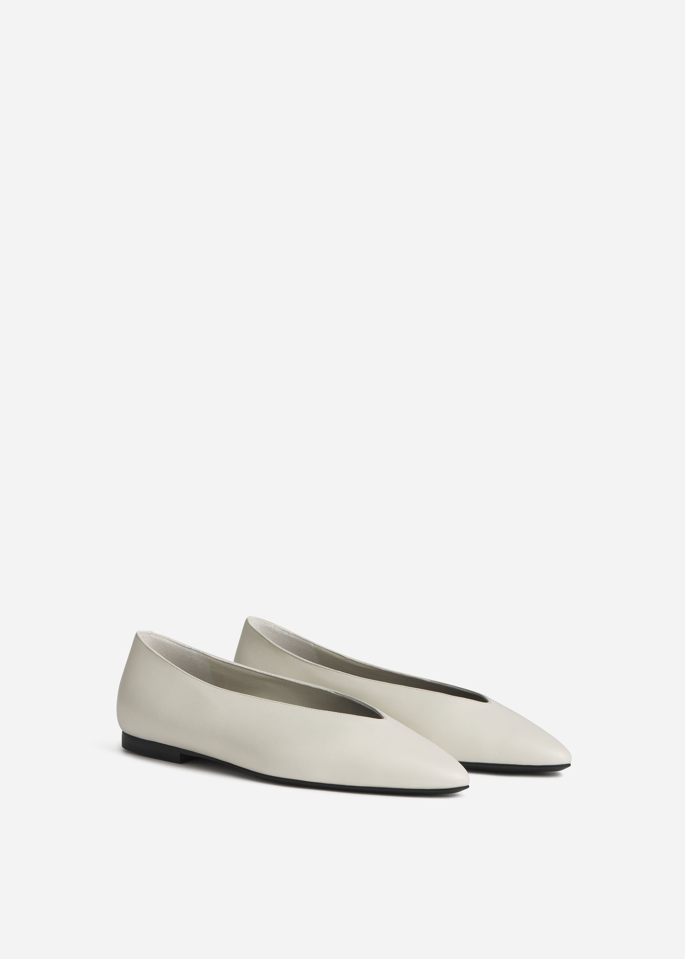 Pointed Ballerina Flat in Ivory - 2