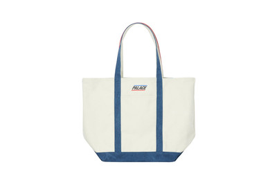 PALACE BASICALLY A TOTE WHITE outlook