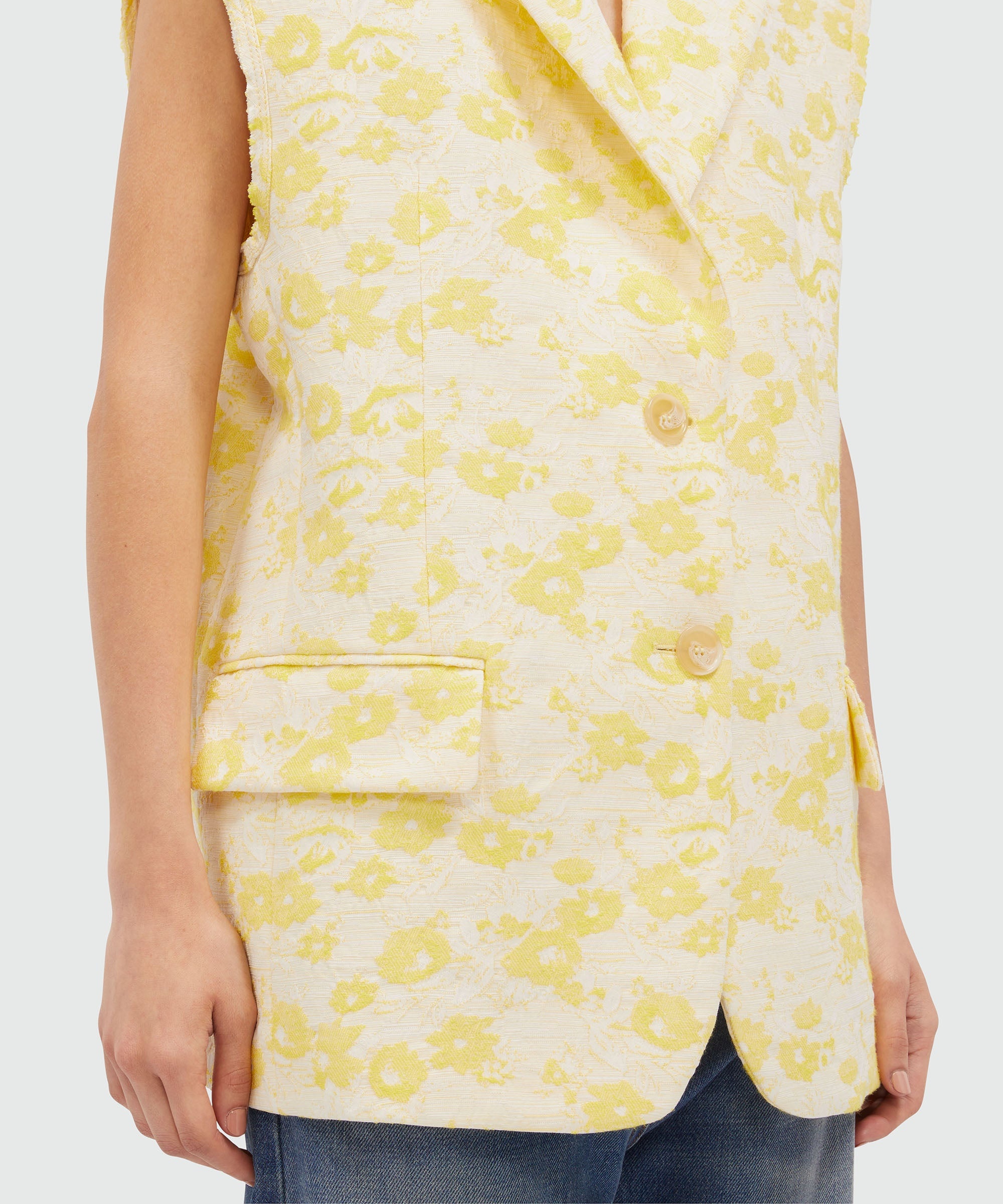Sleeveless jacket in floral jacquard - 5