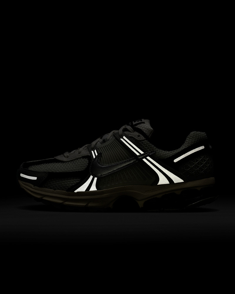 Nike Zoom Vomero 5 Women's Shoes 9
