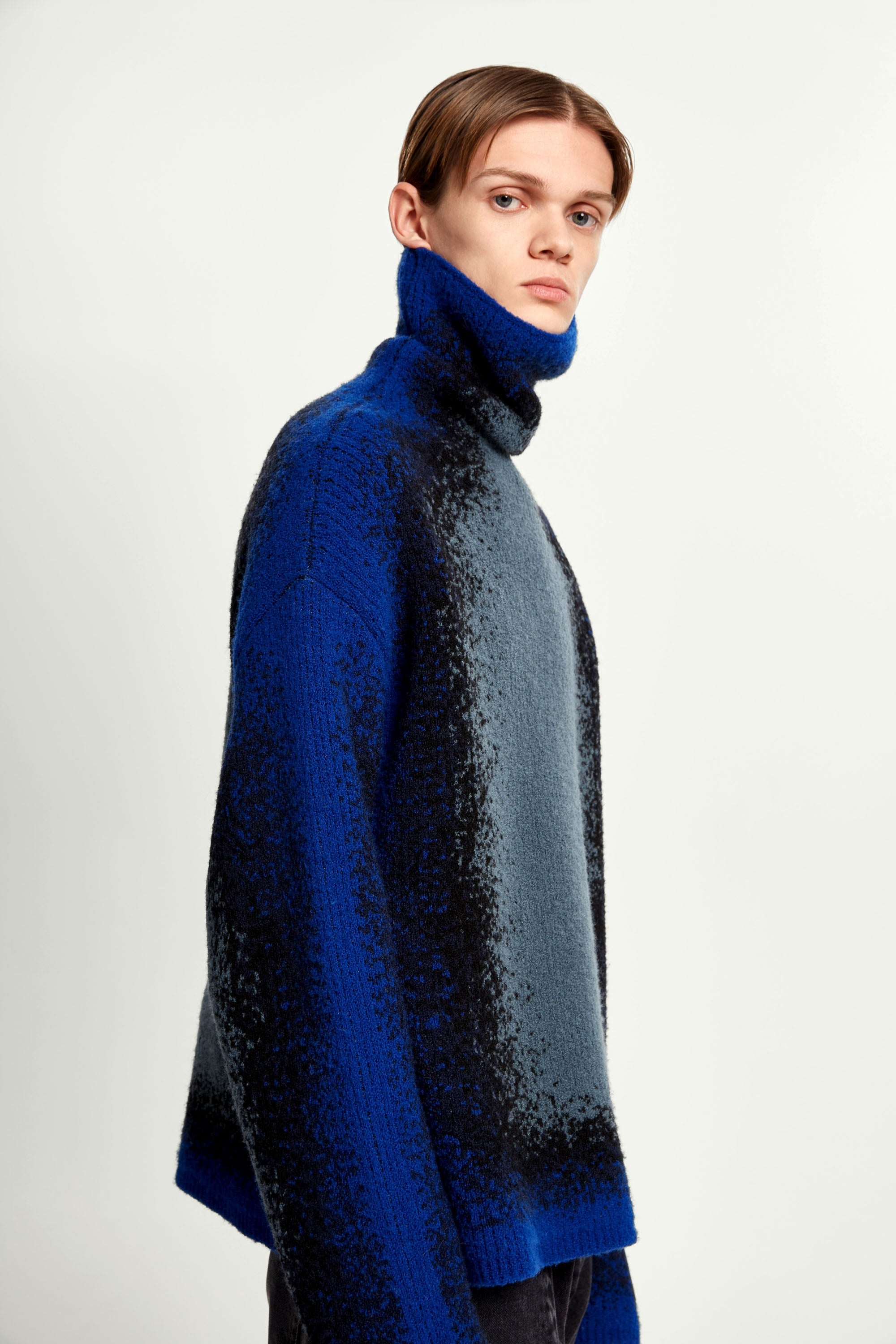 Gradient Heavy Knit Turtleneck - 7