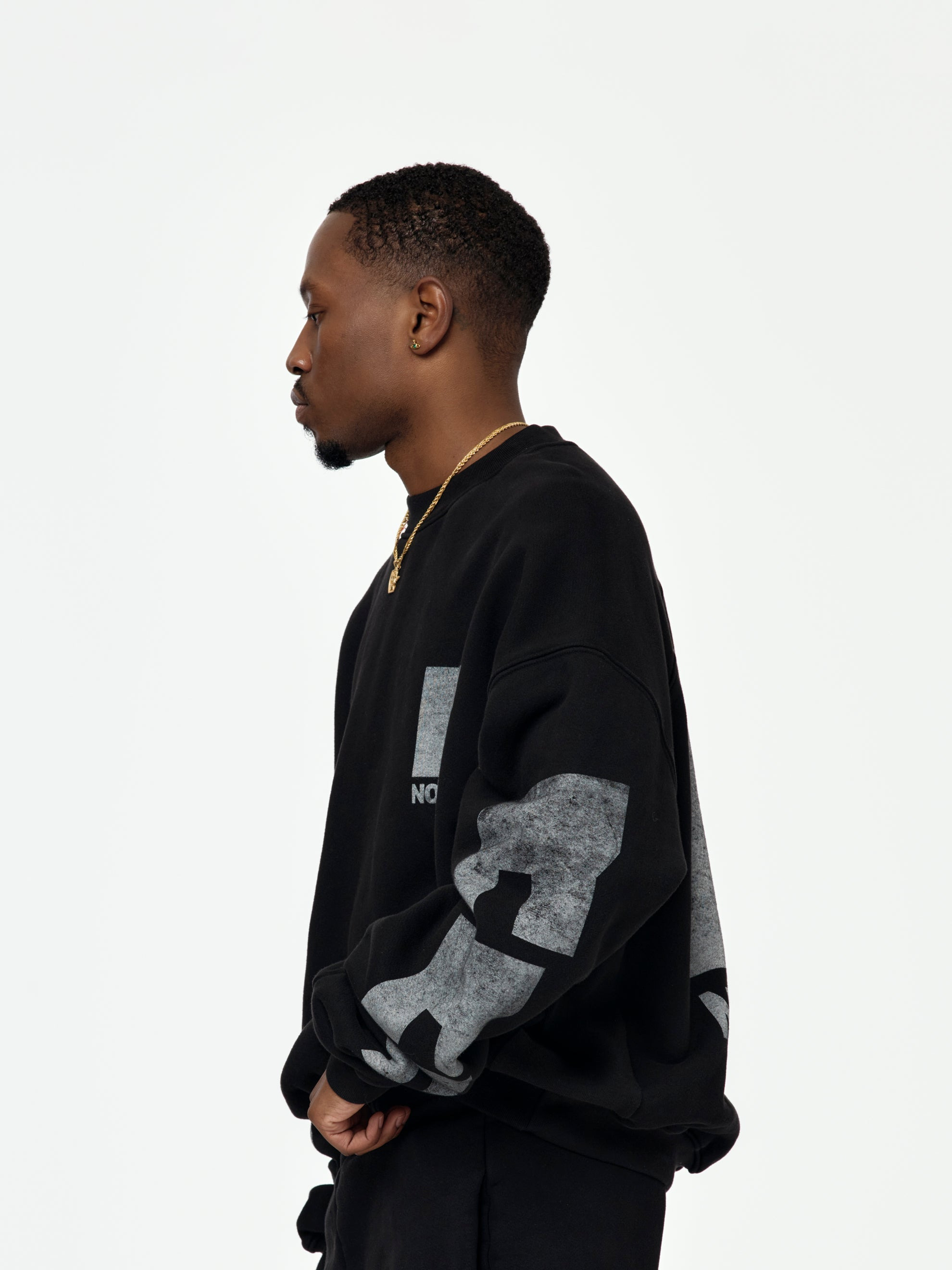 HERITAGE CREWNECK (BLACK) - 2