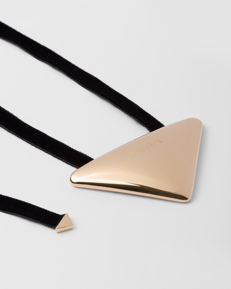 Eternal Gold choker with large pendant in yellow gold 3