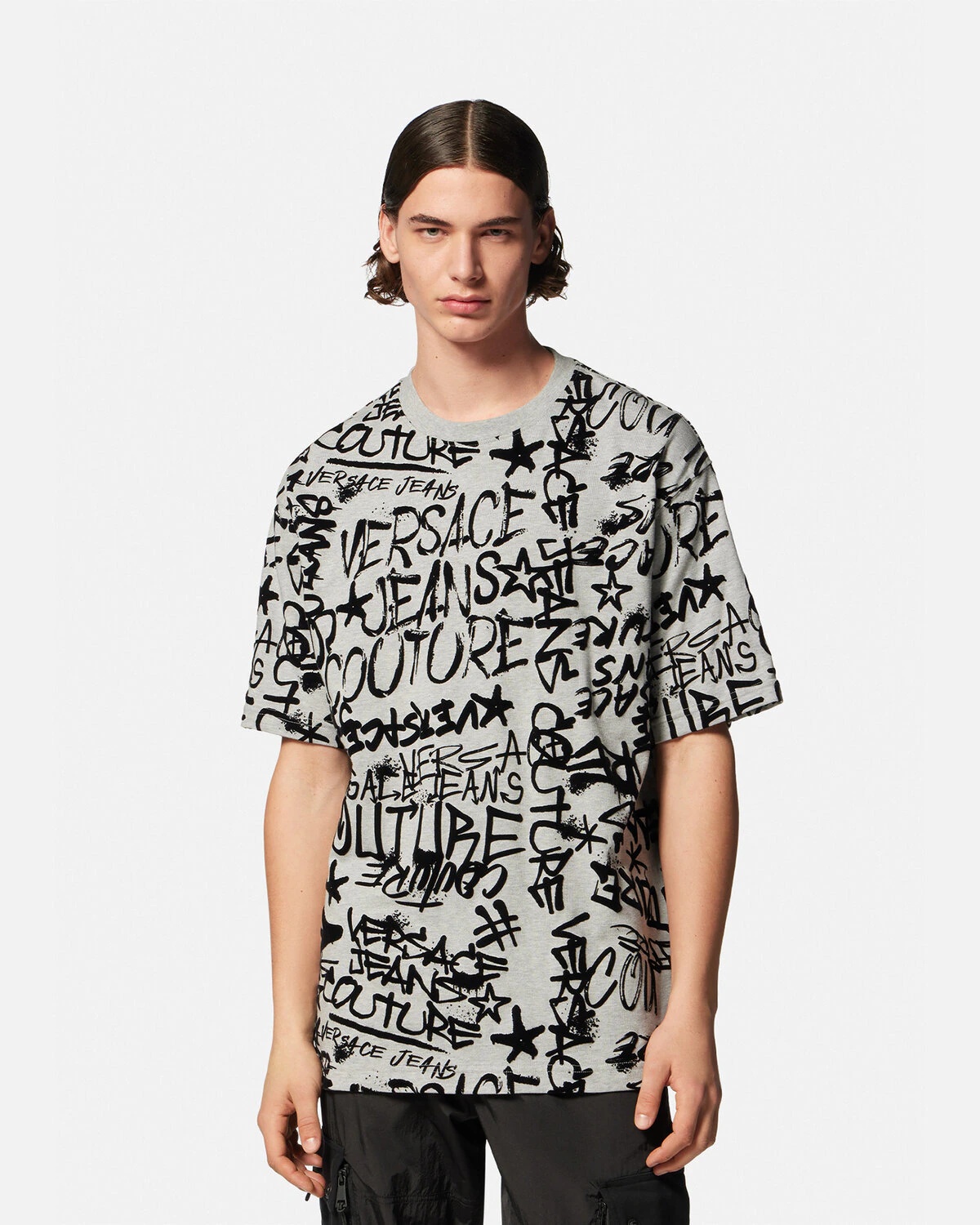 VERSACE Tシャツ V-Emblem Metallic Logo T-Shirt | VERSACE US