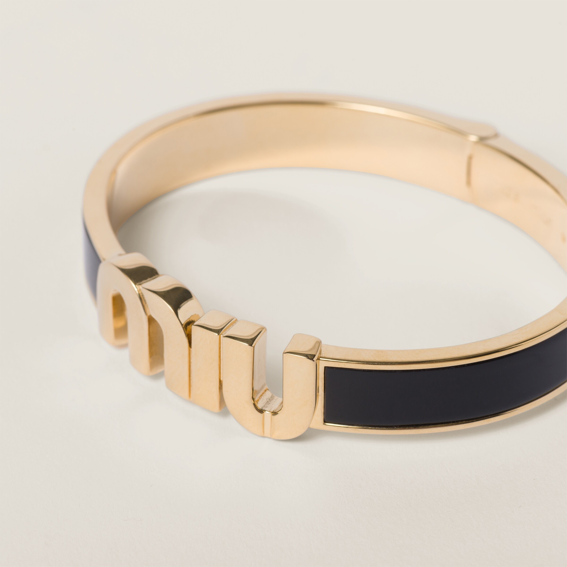 MIU MIU ブレスレット ENAMELED L BRACELET Miu Miu Enameled metal bracelet | REVERSIBLE