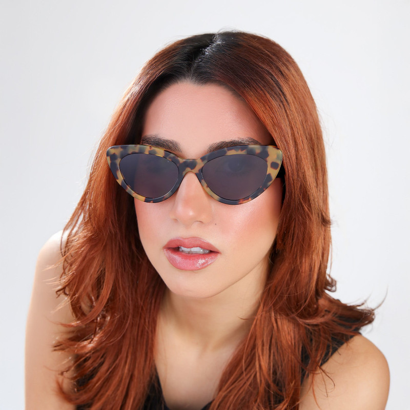 illesteva Pamela Sunglasses outlook