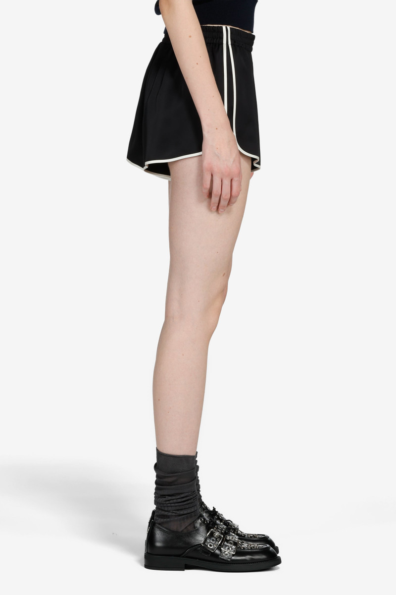 SHORTS WITH CONTRASTING PROFILE 4