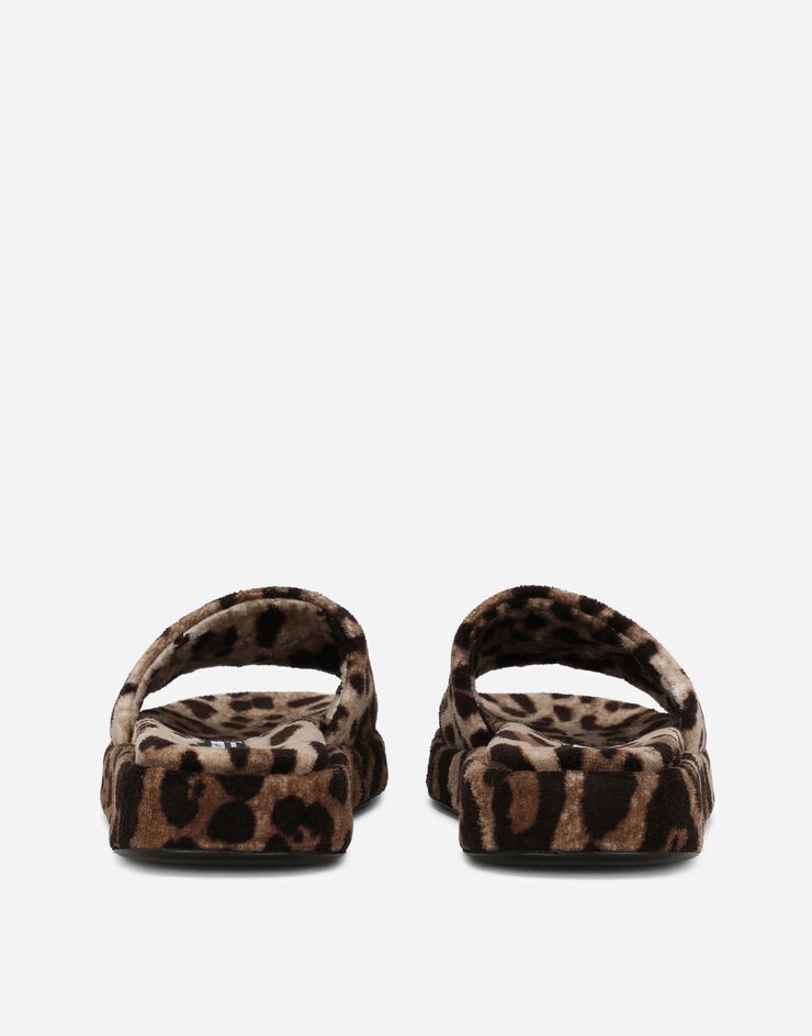 Leopard-print terrycloth sliders with tag with two plating finishes - 3