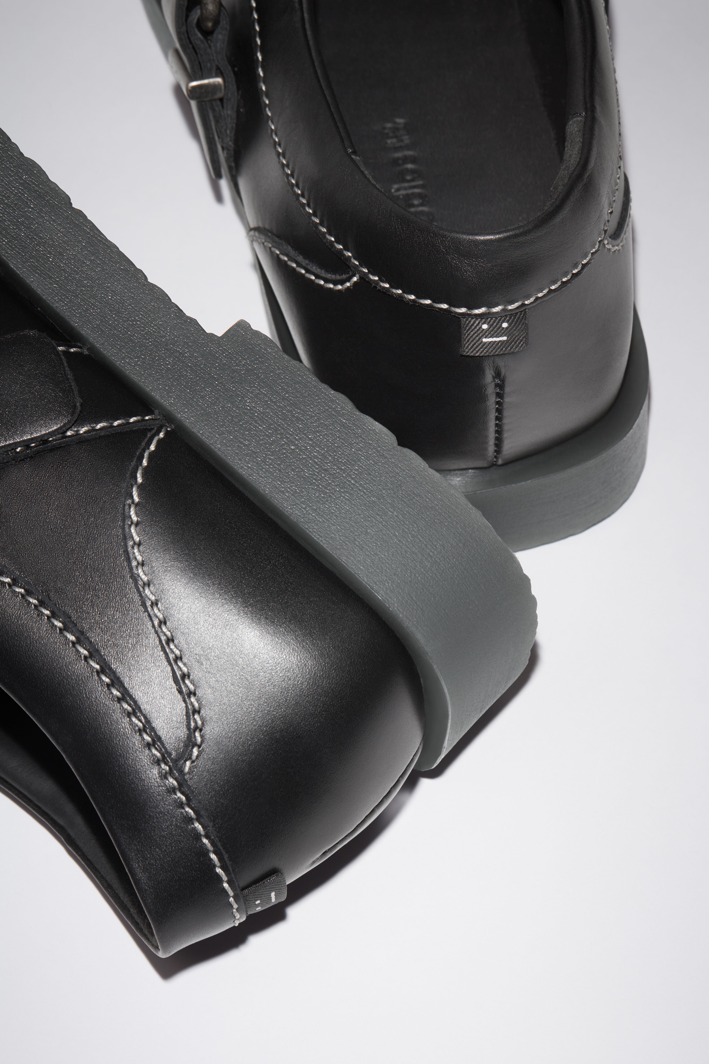 Leather buckle shoes - Black - 4