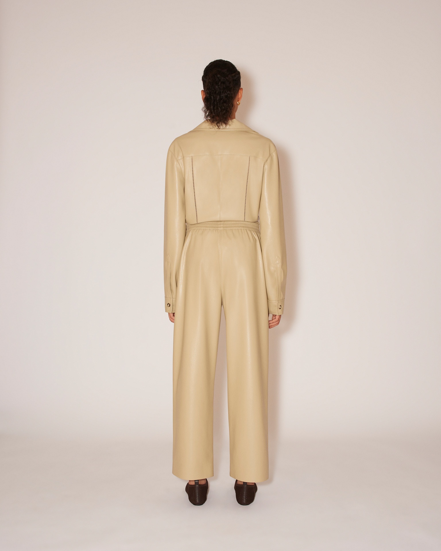 ODESSA - Vegan leather kick-flare pants - Pebble - 5