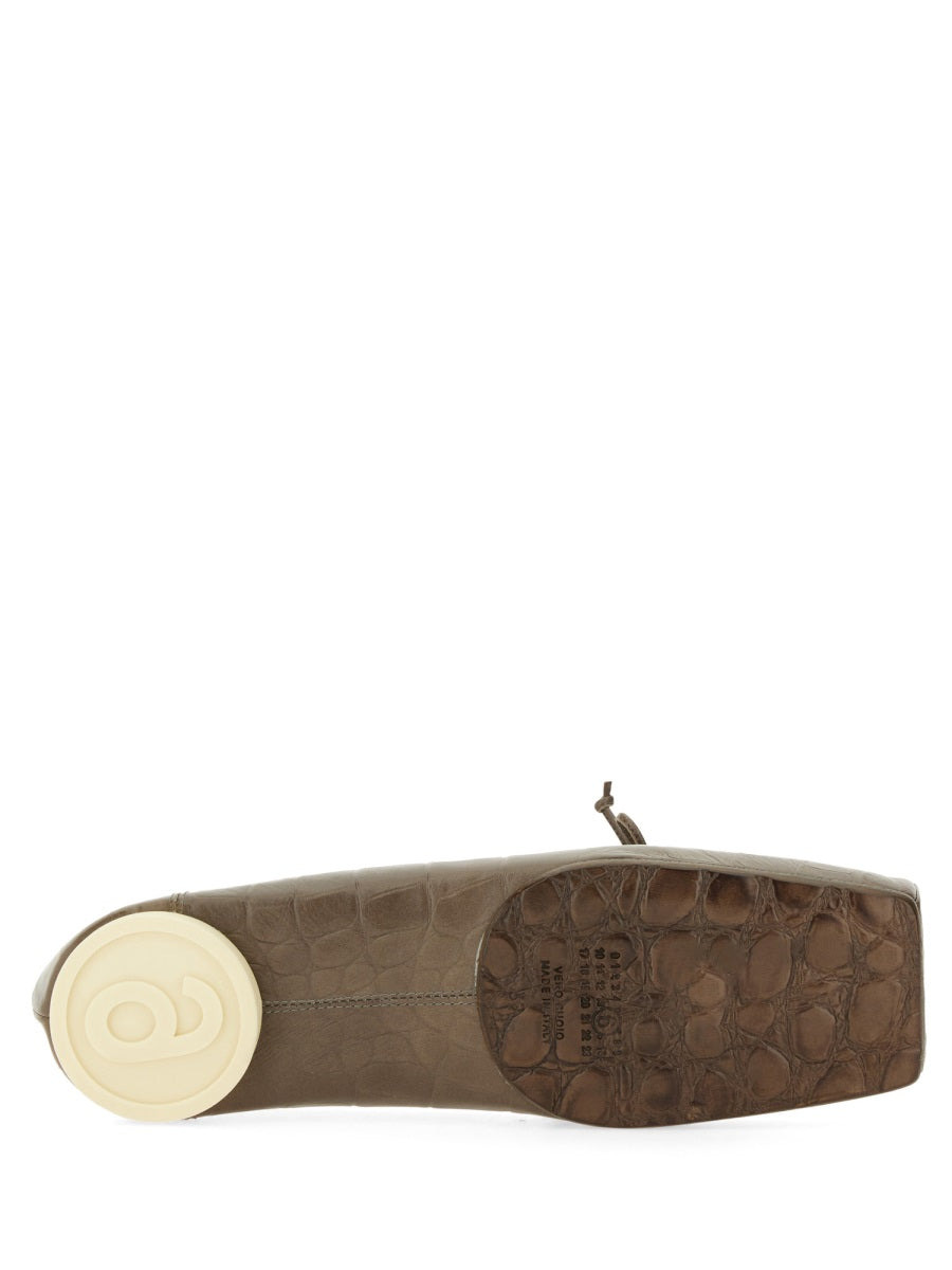 Crocodile-Effect Leather Ballerina - 5