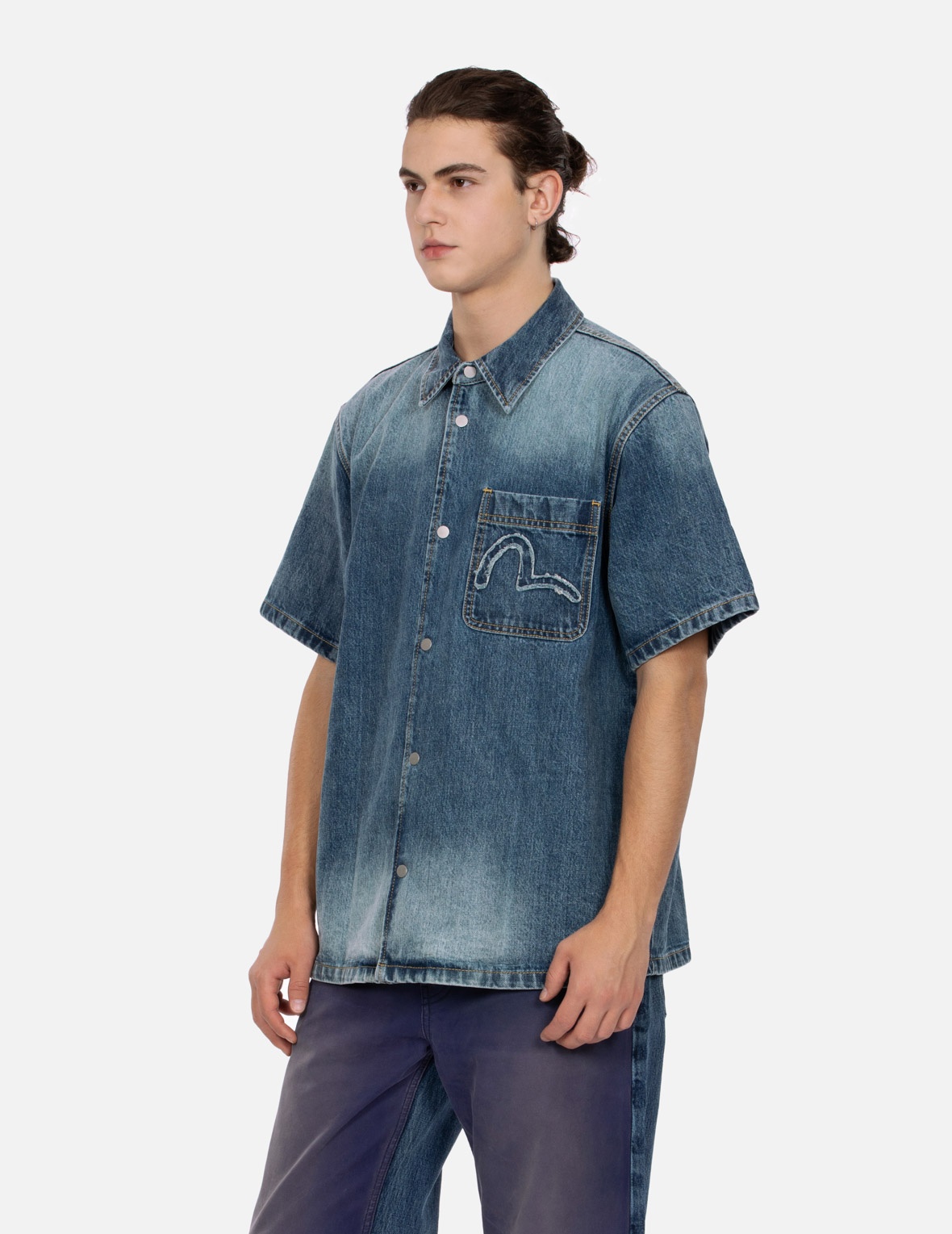 SEAGULL AND LOGO APPLIQUÉ EMBROIDERY BOXY DENIM SHORT-SLEEVES SHIRT - 8