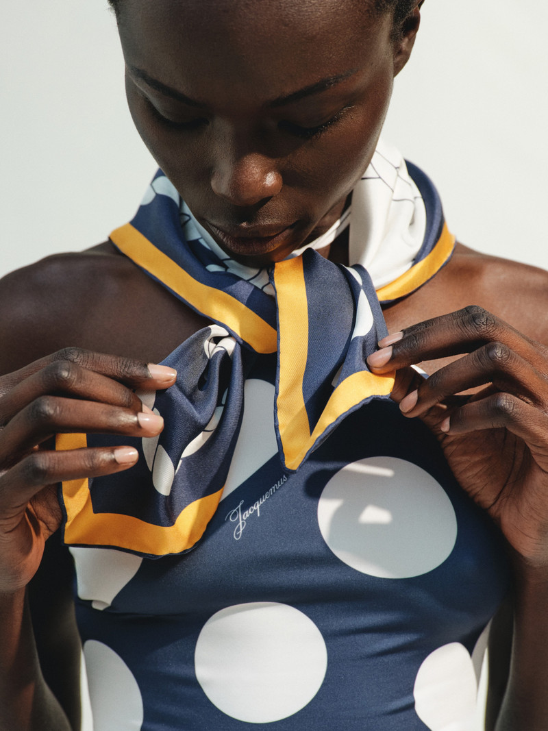 JACQUEMUS The Hippocampe scarf outlook