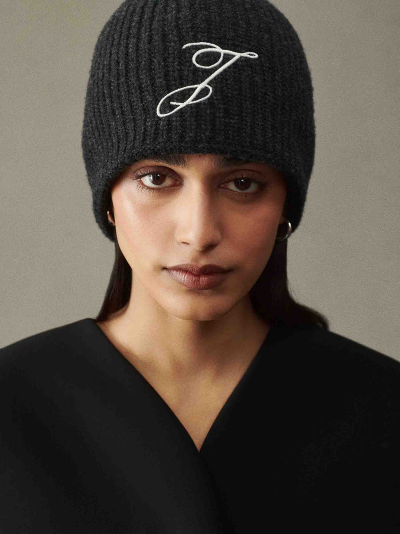 JACQUEMUS SPIRAL BEANIE outlook
