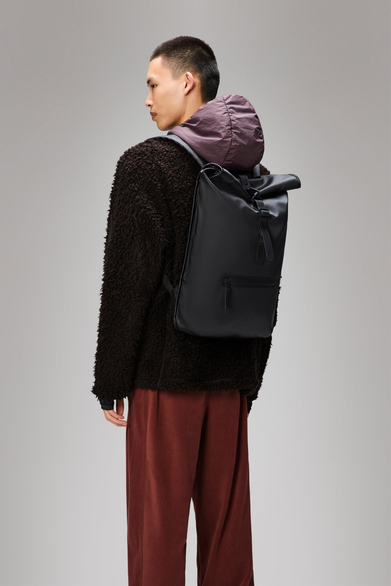 RAINS Rolltop Rucksack outlook