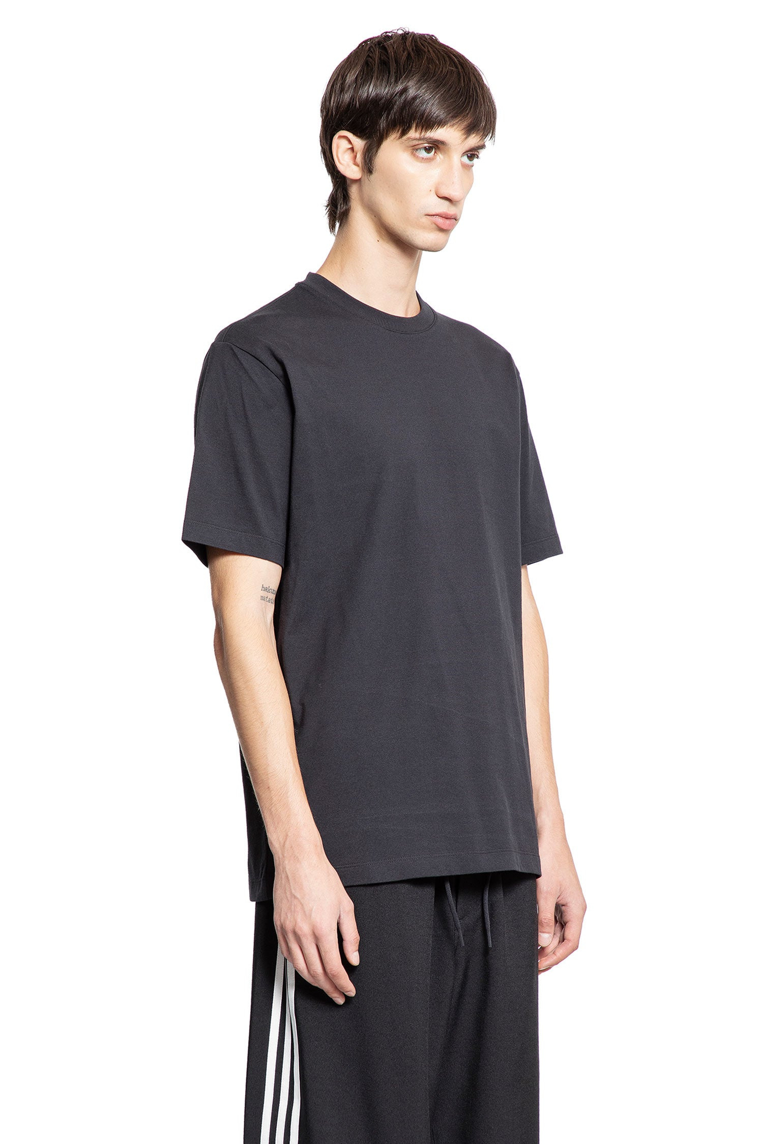 Graphic-T-Shirt - 2