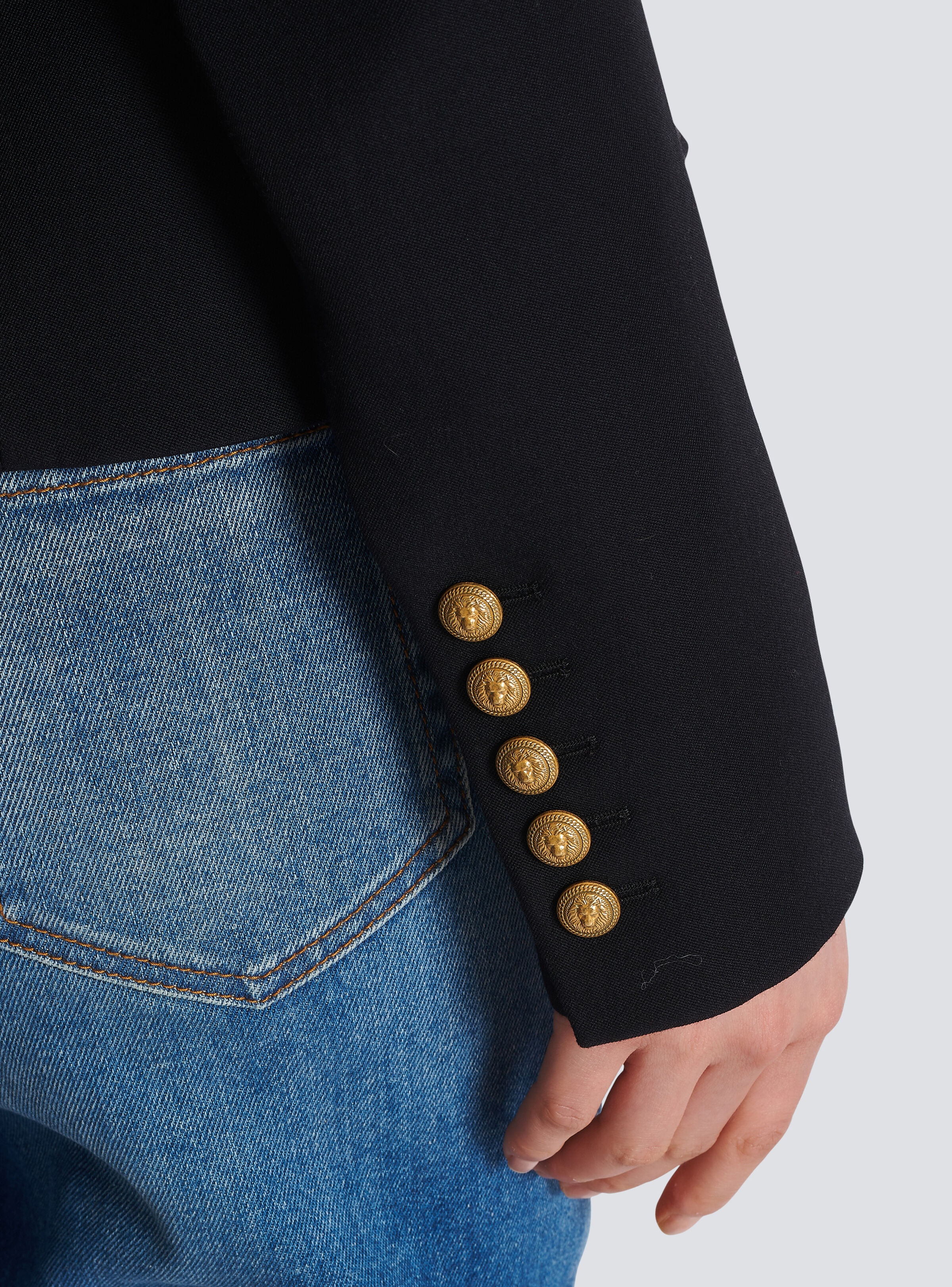 8-button cinched-waist jacket - 6