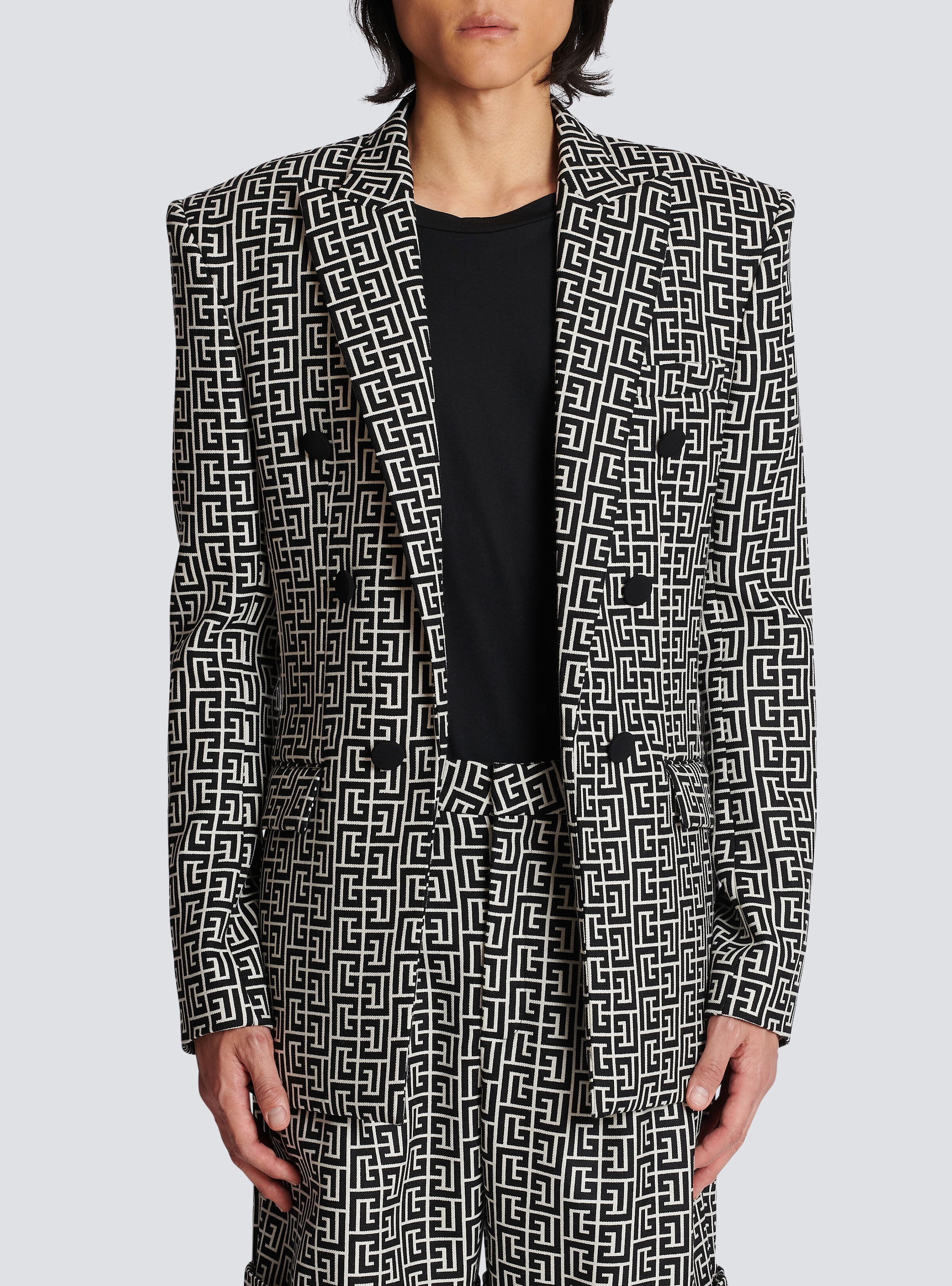 Oversized monogrammed blazer - 5