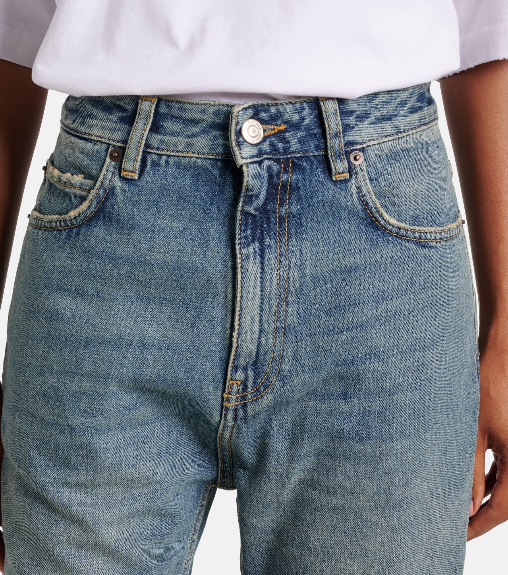 Mid-rise flared jeans - 4
